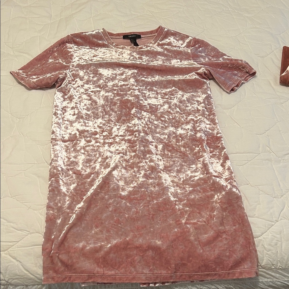 Forever 21 Crushed Velvet Mini Dress in Pink
